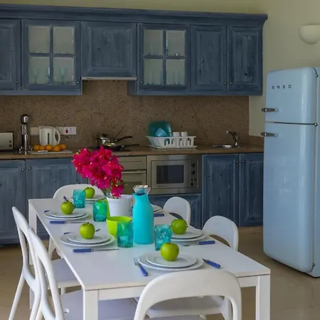 How To Rent Your Own Close To Fig Tree Bay, 1423 빌라