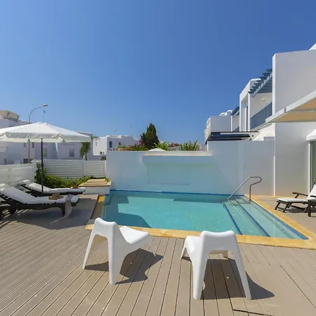 How To Rent Your Own Close To Fig Tree Bay, 1423 Βίλα Πρωταράς